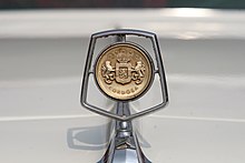 1975 Chrysler Cordoba hood ornament Brummen 2008 img 0062 (35685660632).jpg