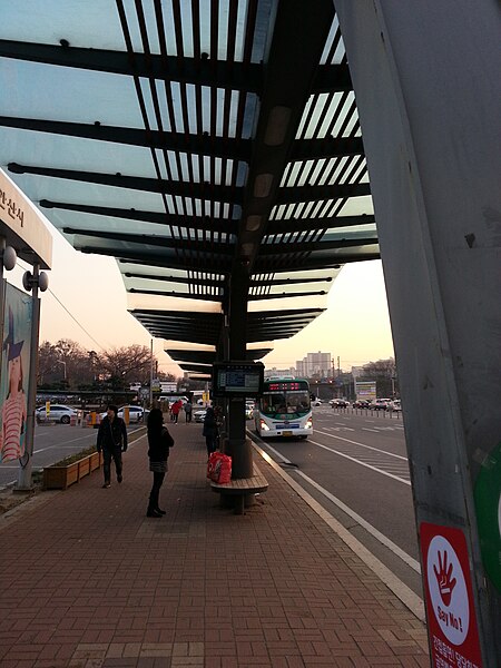 File:Bus Stop in Ansan.jpg