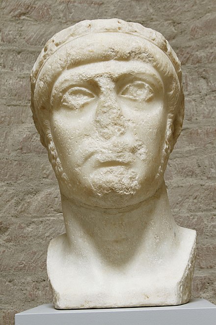 Bust of Gratian (loan from Rheinisches Landesmuseum Trier) - Glyptothek - Munich - Germany 2017.jpg
