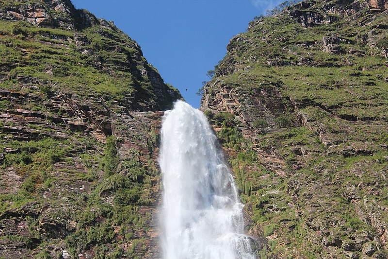 File:Cachoeira Casca d'Anta na Serra da Canastra (3811).jpg