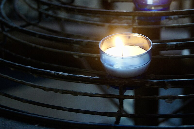 File:Candle in Paris.jpg