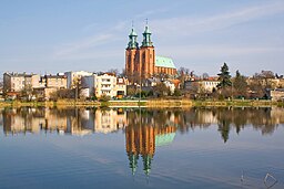 Domkyrkan i ärkebiskopssätet Gniezno.