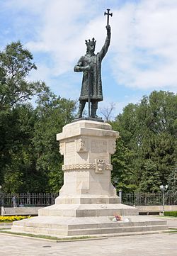 Chisinau Stefan cel Mare monument.jpg