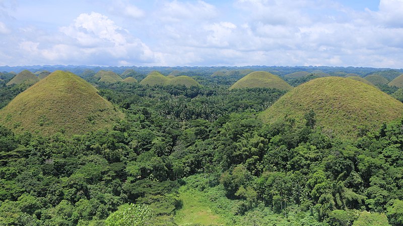 File:Chocolat Hills Bohol 2017x.jpg