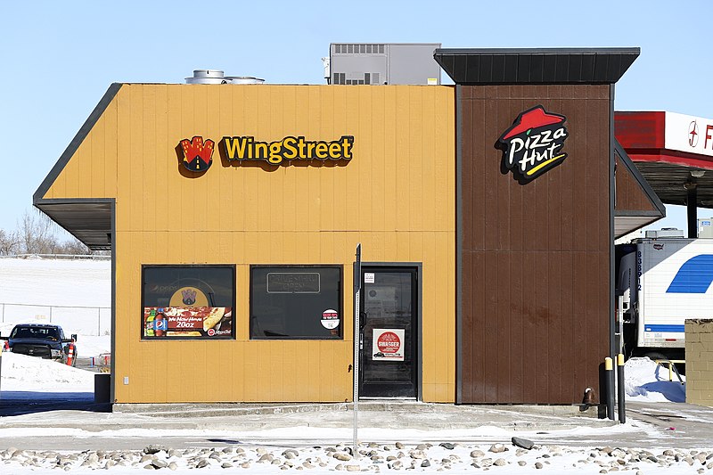 File:Co-located WingStreet and Pizza Hut restaurant in Gillette, Wyoming.jpg