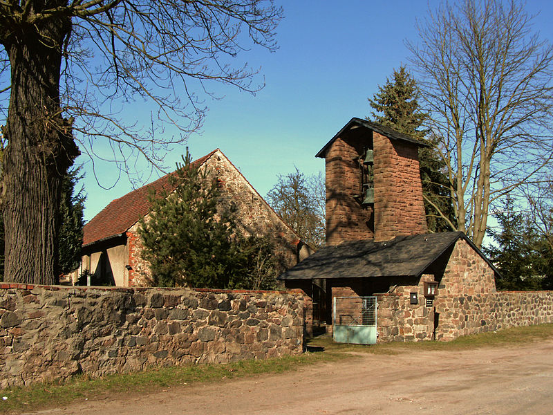 File:Colbitz Kirche kath.JPG