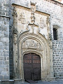 Fasade av Basilica of the Assumption of Our Lady (Colmenar Viejo), av Juan Guas og Hannequin de Cuéllar (ca. 1492-1500).