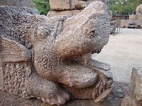 A sculpture of a crocodile head