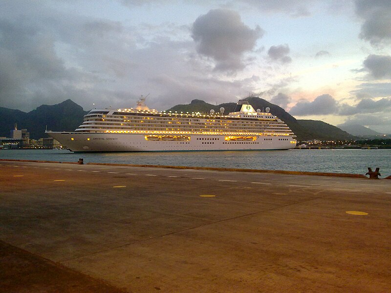 File:Crystal Serenity.jpg