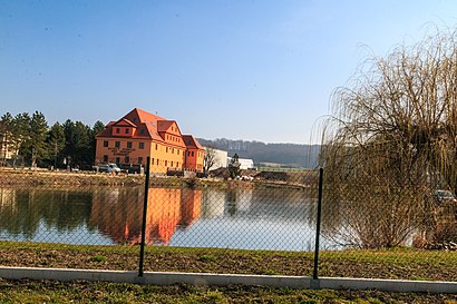 Jak do Cukrovarský Rybník hromadnou dopravou - O místě