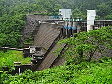 Dainichigawa Dam Dam nass von links (Präfektur Ishikawa) .jpg