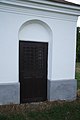 Čeština: Dveře kaple v Jiřičkách, Křelovice, okr. Pelhřimov. English: Door of chapel in Jiřičky, Křelovice, Pelhřimov District.