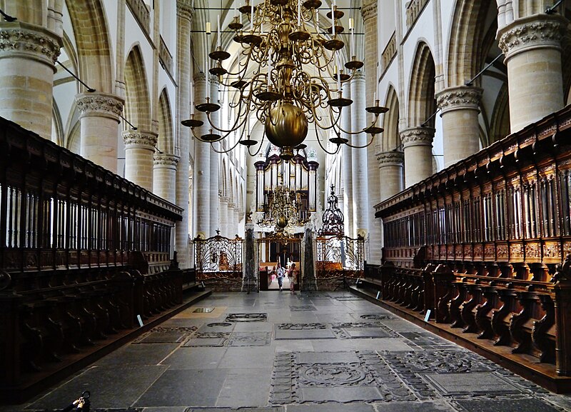 File:Dordrecht Grote Kerk Onze Lieve Vrouwe Innen Langhaus West 2.jpg