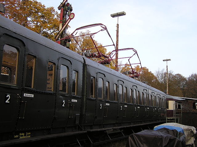 Old S-Bahn train set for overhead electrification on the 6.3 kV 25 Hz AC system