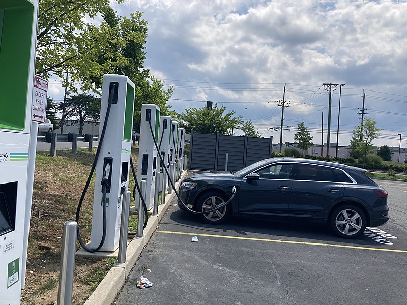 File:Electrify America Etron Plugged In (50190668027).jpg