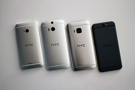 Tập_tin:Evolution_of_the_HTC_One-_M7,_M8,_M9,_and_A9_(22167124478).jpg