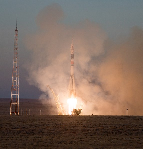 File:Expedition 58 Launch (NHQ201812030003).jpg