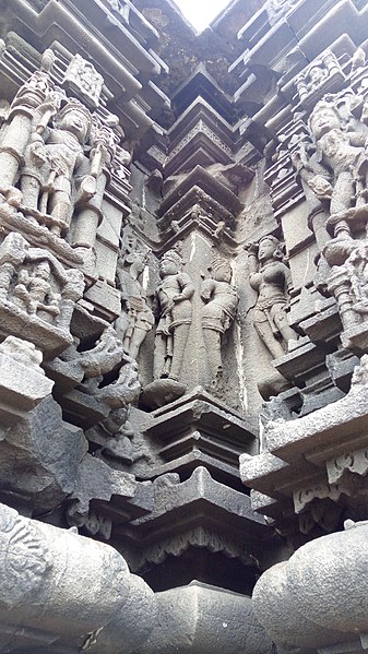 File:Figure carvings at Ambreshwar temple, ambernath.jpg