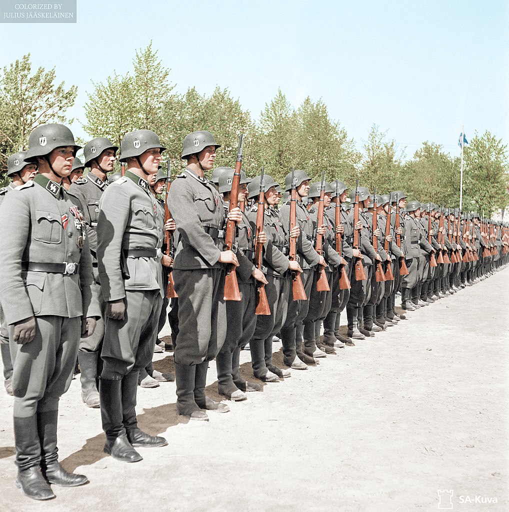 File:Finnish Waffen-SS volunteers of the 5th SS Panzer Division ...
