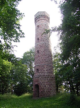 Heidenkopf'un tepesindeki Mündel kulesi