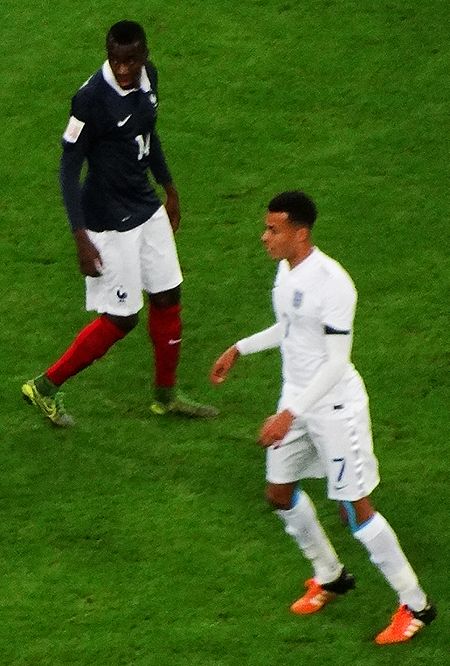 ไฟล์:France_midfielder_Blaise_Matuidi_and_England_midfielder_Dele_Alli_(23125466531).jpg