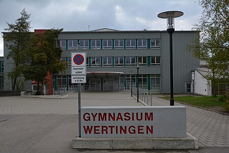 Frontansicht des Gymnasium Wertingen