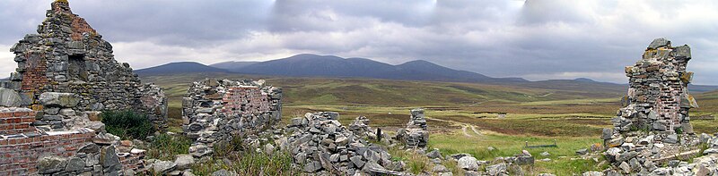 File:Geldie-lodge-panorama.jpg