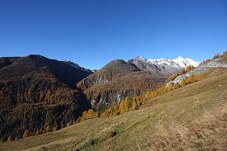 Blick auf den engen Taleingang über dem Mölltal mit Erstem und Drittem Leiterkopf