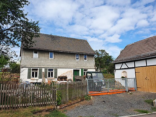 Häuslerhaus mit Wirtschaftsgebäude Dorfstraße 34