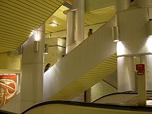 Escalators in the station Hannover - Kroepcke Treppen.jpg