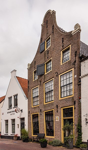 File:Hattem, Woonhuis De Halve Maan Ridderstraat 3. 13-09-2021. (actm.) 02.jpg