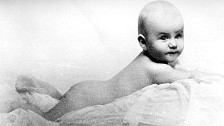 Henrik as a baby in 1934–35