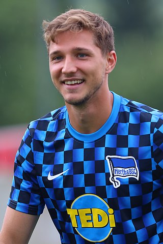 <span class="mw-page-title-main">Niklas Stark</span> German footballer (born 1995)