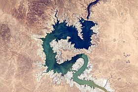 Фотография водохранилища с МКС