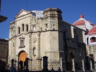 IglesiaEnCentroHistórico-Oaxaca de Juárez-Oaxaca-Mexico.jpg