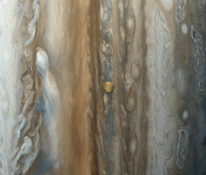 File:Io over Jupiter from Voyager 1.png