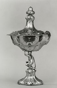 Standing Cup with Cover label QS:Len,"Standing Cup with Cover" label QS:Lpl,"Stojący puchar z pokrywą" 1639. gilded silver. height: 32.1 cm (12.6 in) dimensions QS:P2048,32.1U174728 Baltimore, Walters Art Museum.