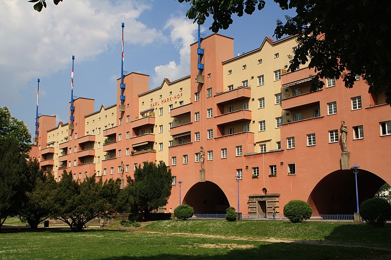 File:Karl-Marx-Hof 2009.jpg