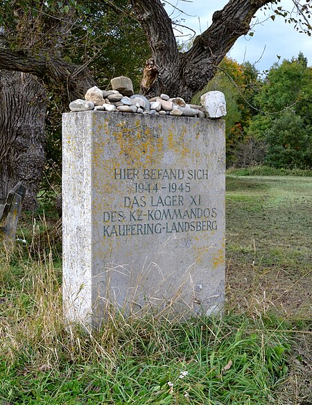 Kaufering XI Stadtwaldhof (Landsberg) Gedenkstein Vorderseite