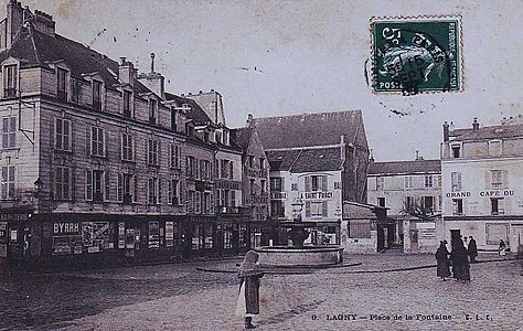 L1795 - Lagny-sur-Marne - Place de la fontaine.jpg