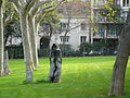 Català: La ben plantada. Jardins Turó Parc (Sant Gervasi) This is a photo of public art indexed in the cataloge Art Públic of Barcelona (Spain) under the code number 5004-1 (prefixed with territorial id: 08019/5004-1) Object location 41° 23′ 40.7″ N, 2° 08′ 24.5″ E  View all coordinates using: OpenStreetMap