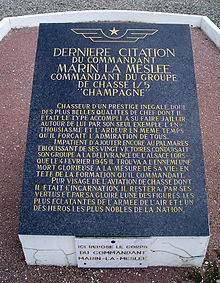 La tombe du commandant Marin la Méslée.JPG
