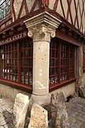 Le Mans - Haus der Säule mit Schlüsseln 01.jpg