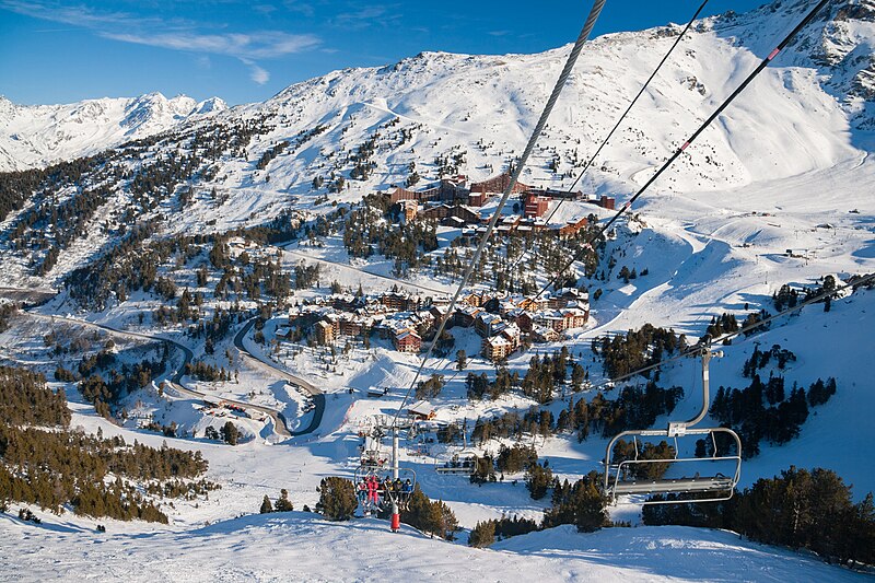 File:Les Arcs 1950 2000.jpg