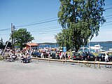 Markt auf dem Landungssteg von Linanäs 2008.