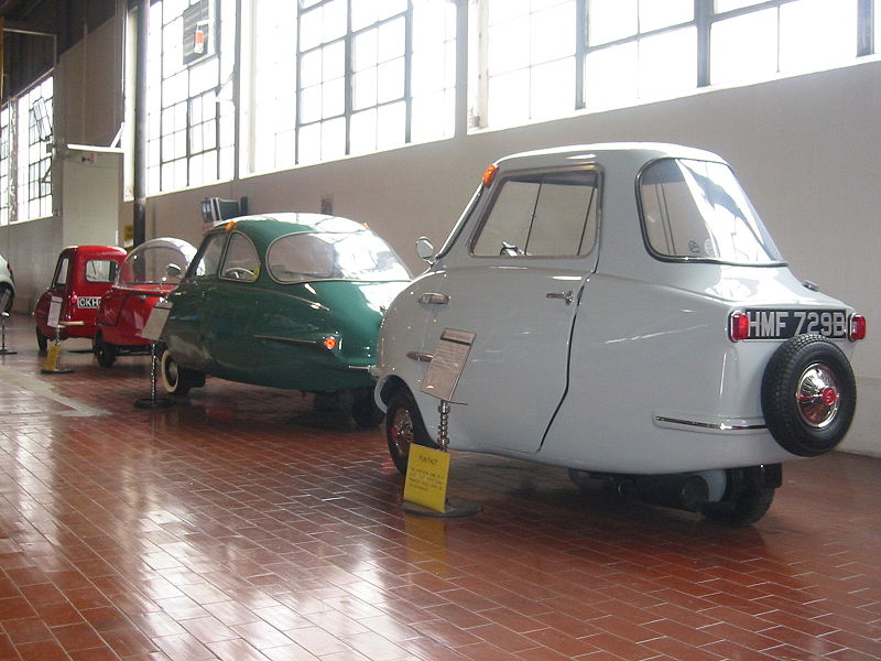 File:Line of four Micro Cars (Lane Motor Museum).jpg