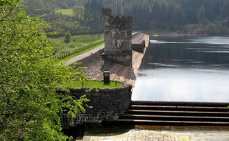 The reservoir dam Llwyn-on reservoir dam.jpg