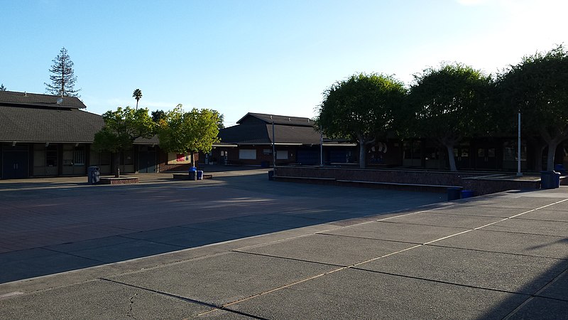 File:LynbrookHighSchoolSanJoseCalifornia.jpg