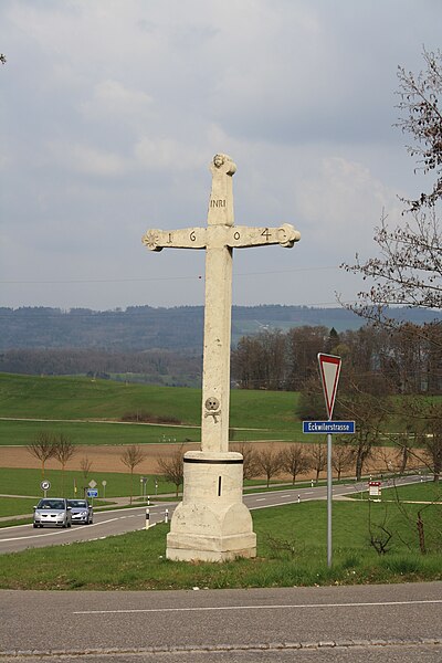 File:Mägenwil Wegkreuz 2352.jpg