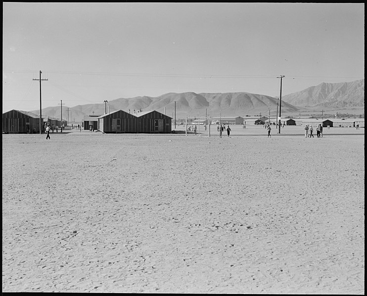 File:Manzanar Relocation Center, Manzanar, California. Looking southwest across the wide fire-break at t . . . - NARA - 538125.jpg